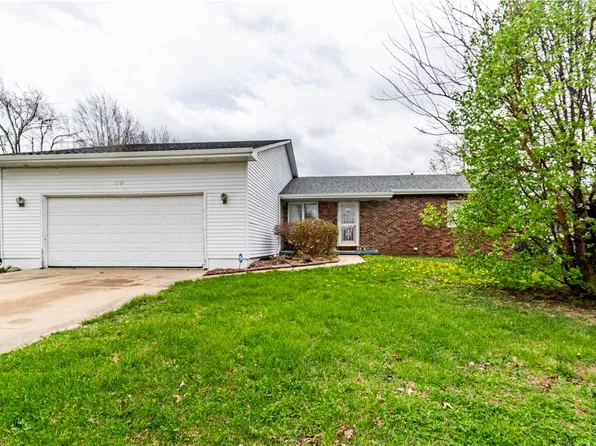 2099 Barding Ave, Decatur, IL 62526