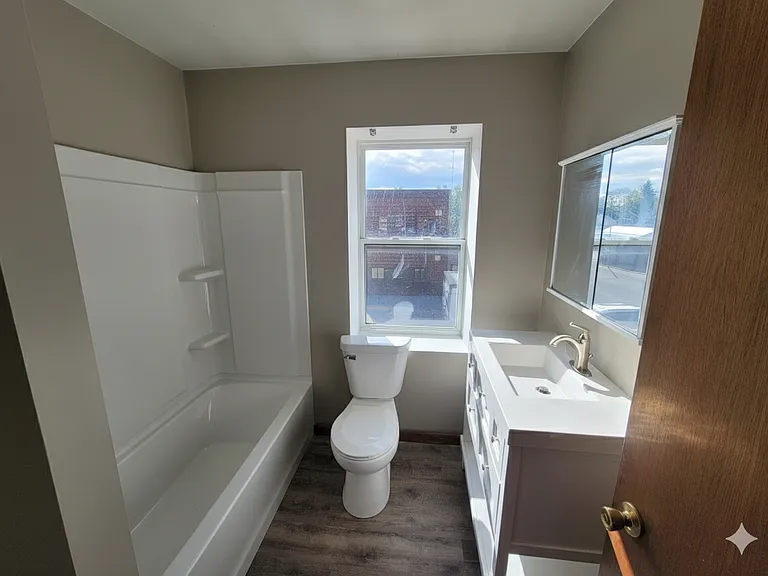 103 Grand Ave E #1 — Photo 7