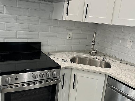 2nd image of 106 S 42nd St Unit 5