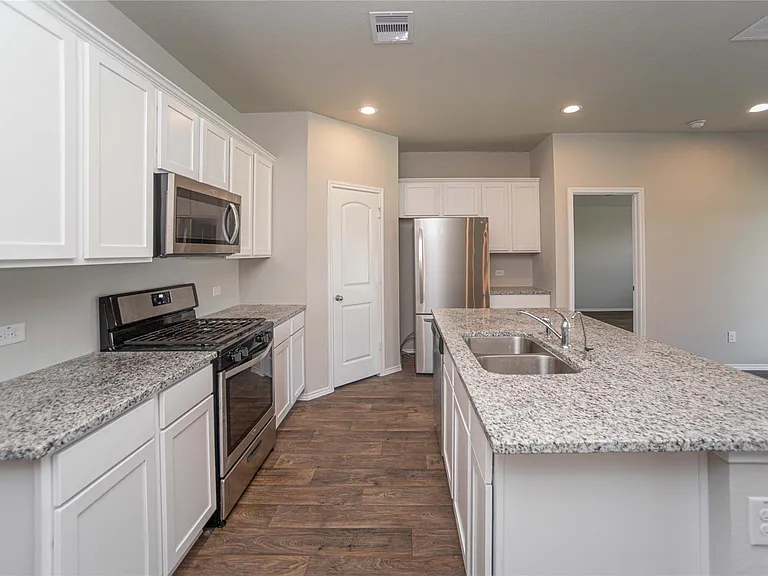 14086 Sharktooth Hill Ln — Photo 4