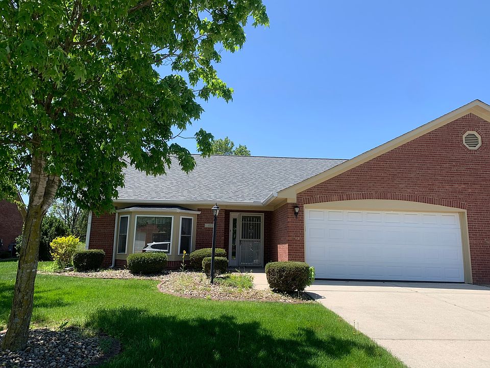 1st image of 422 Waterford Ln