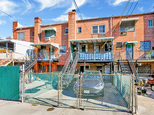 2008 East 52nd Street image 32 of 34