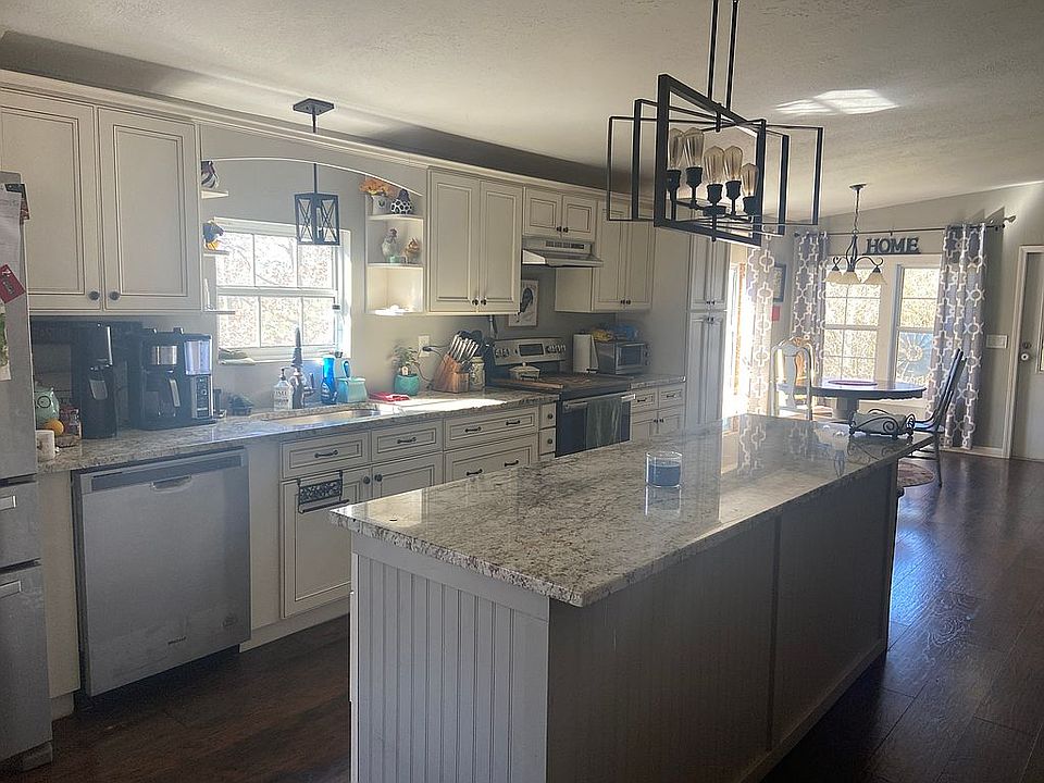 2nd image of 28 Spring Ridge Rd