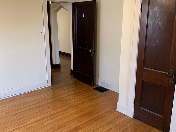 4th image of 3519 Madison Park Ave #1