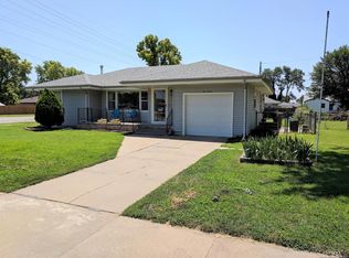 1016 E Ellsworth Ave, Salina, KS 67401