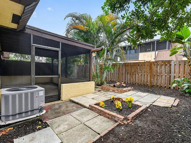 3502 Gardens East Dr #B — Photo 46