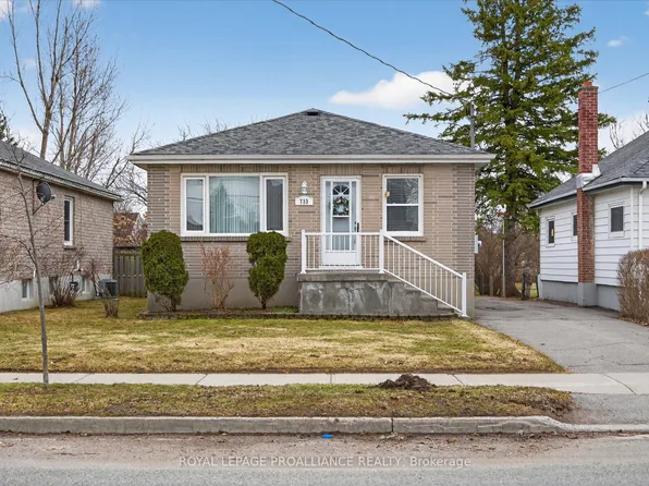 733 Cameron St, Peterborough, ON K9J 4A1