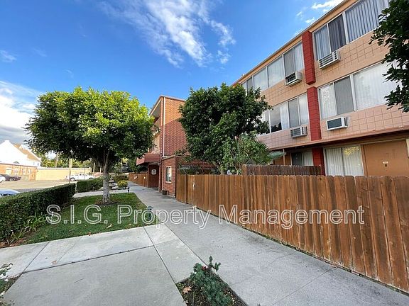 2nd image of 650 N Oakland Ave APT 308