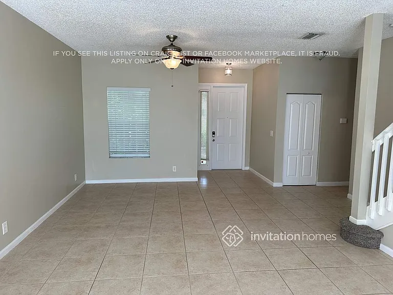 136 Canterbury Pl — Photo 2