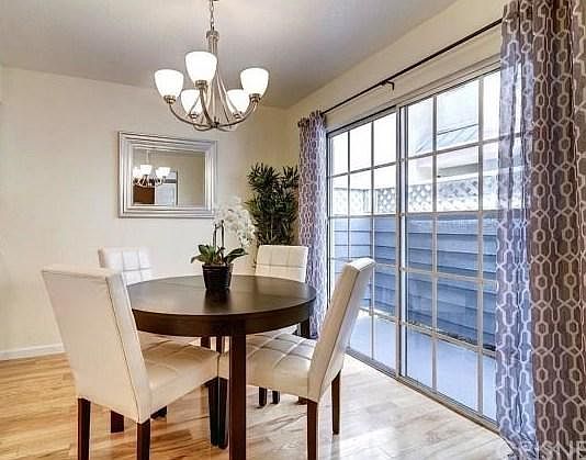 2nd image of 10916 Moorpark St APT 5