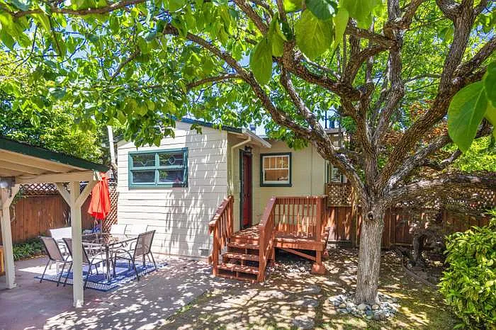 303 Highland Ave — Photo 1