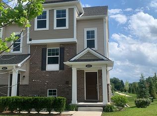 4653 Bradley Cir, Troy, MI 48085