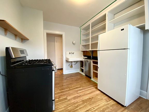 4th image of 2637 Johnson St NE