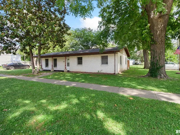 400 W Reed St, Du Quoin, IL 62832