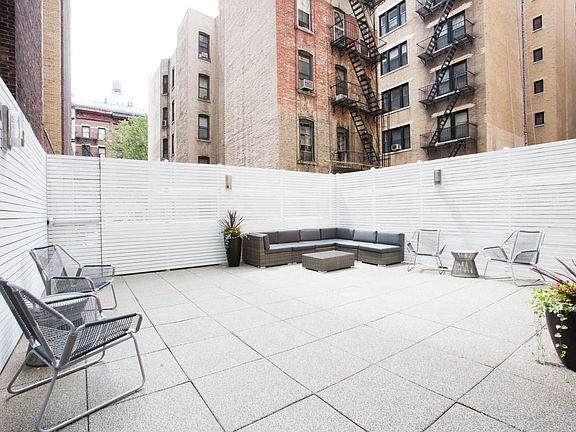 3rd image of 210 W 89th St APT 9E