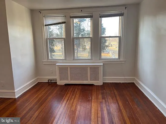 3 bed, 1200 sqft, $1,700 — Photo 2