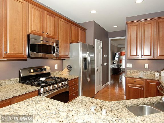 Expansive Granite Counters