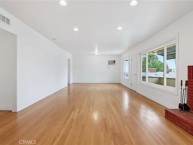 312 Raymondale Dr — Photo 5