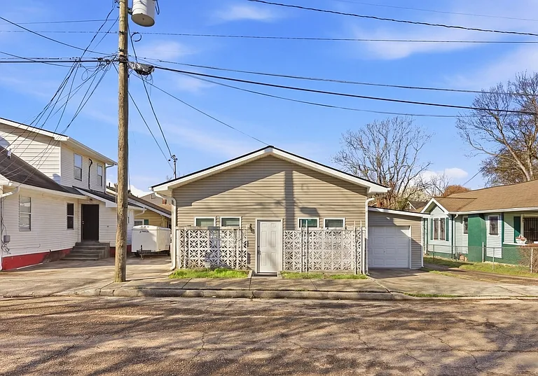 109 N Cruze St #2R — Photo 1