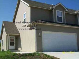 1035 SW 32nd St, Topeka, KS 66611