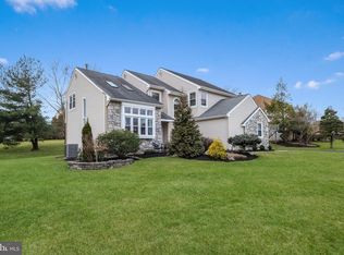 52 Columbine Cir, Newtown, PA 18940