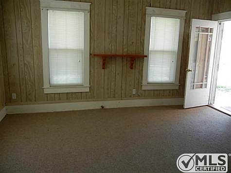 5th image of 2202 Avenue E