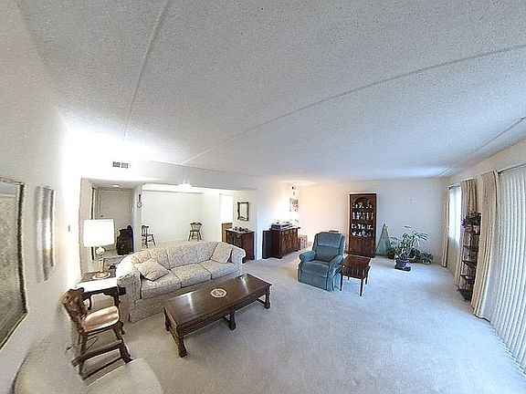 3rd image of 930 Taylor Dr APT 410