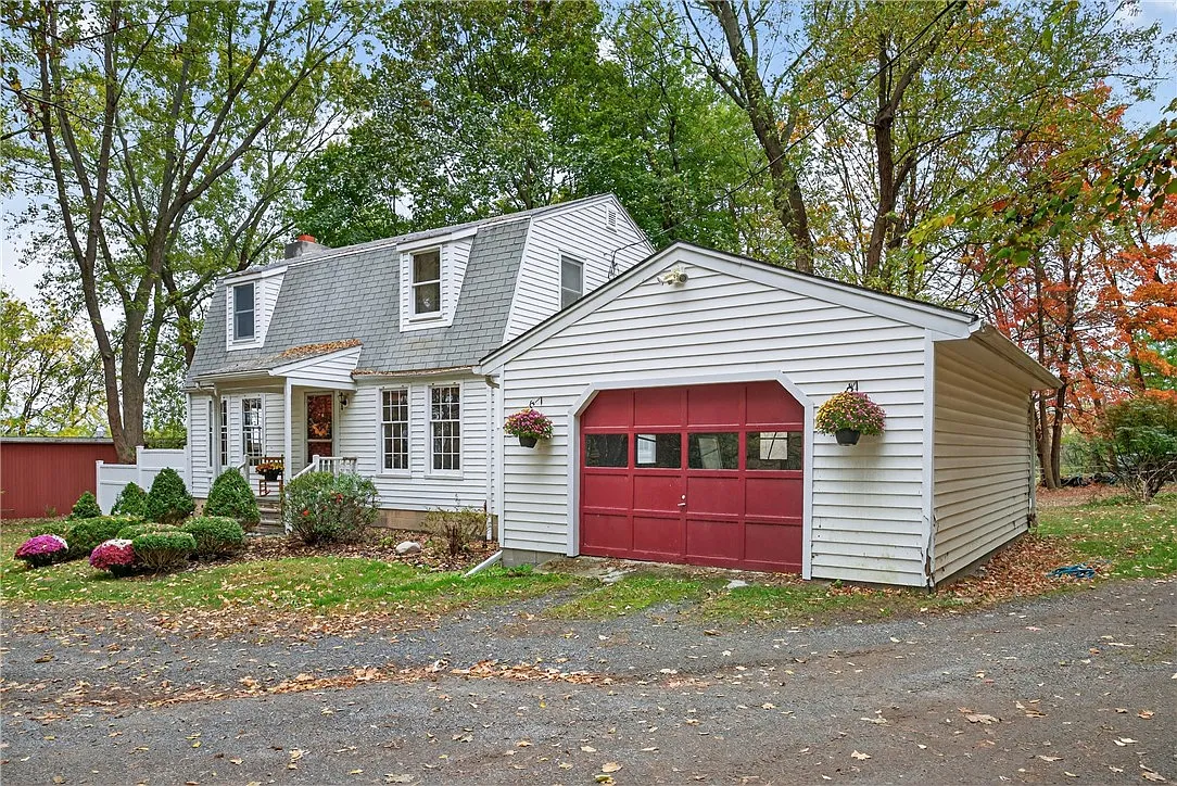 2867 Merritt Hill Rd photo 1