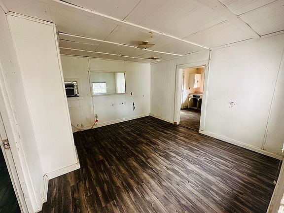 5th image of 2208 Ravenswood Dr