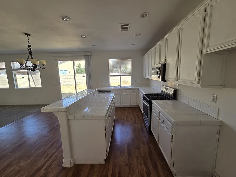 44528 Orchard Ln — Photo 3