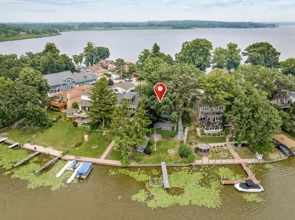 176 Riverside Island Dr, Fox Lake, IL 60020