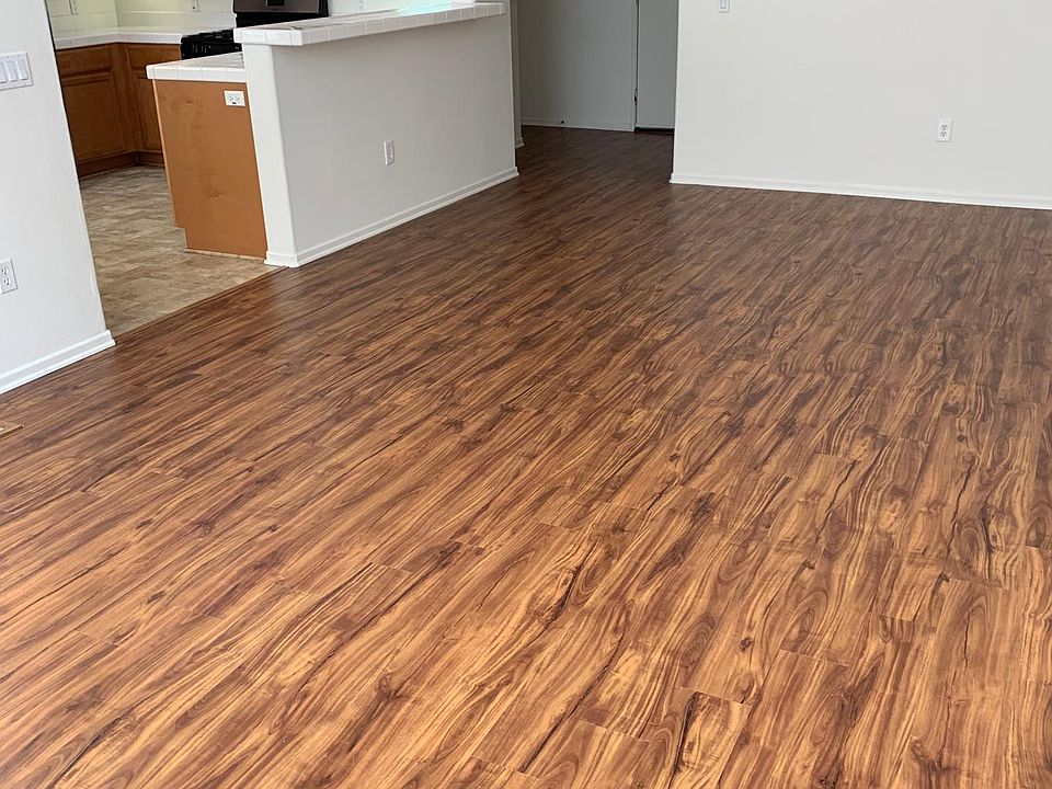 2nd image of 305 Island Way Unit 4