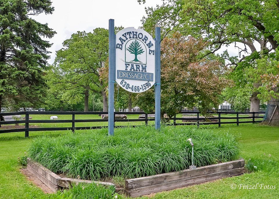 15 Acre turn key horse farm!
