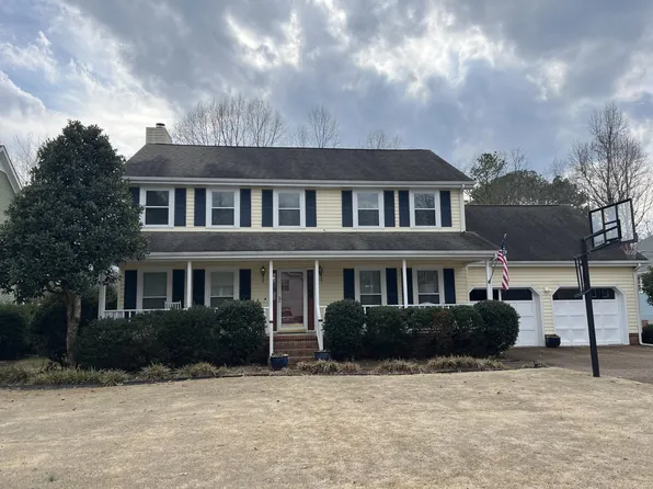 1610 Brook Manor Dr, Hixson, TN 37343