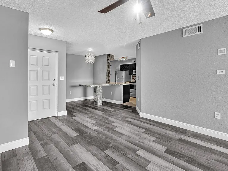 2820 Oakland Forest Dr #107 — Photo 17