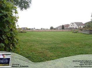 160 S Somonauk Rd, Cortland, IL 60112