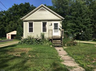 325 Elgin Ave, Dundee, IL 60118