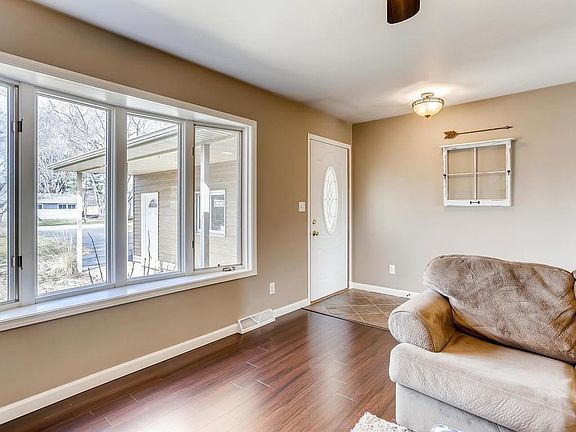 5th image of 65 W Woodridge Dr