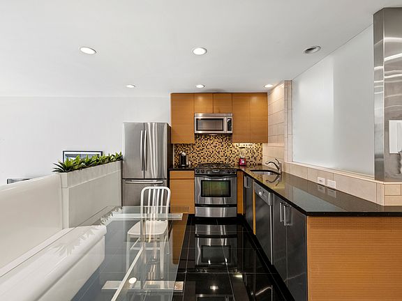 2nd image of 77 Bleecker St APT 730E