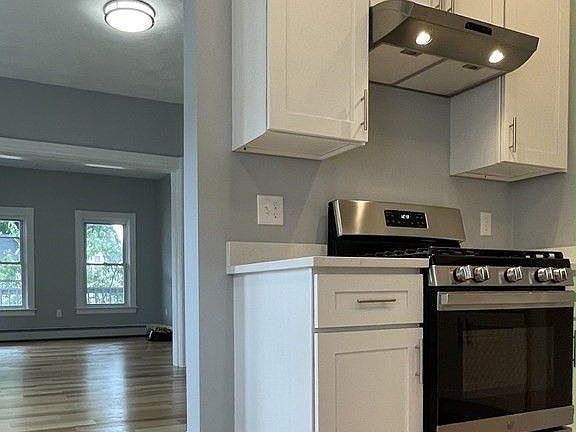 2nd image of 108 Pine St #1