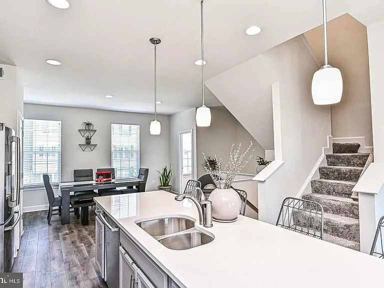 13821 Litespeed Way — Photo 11