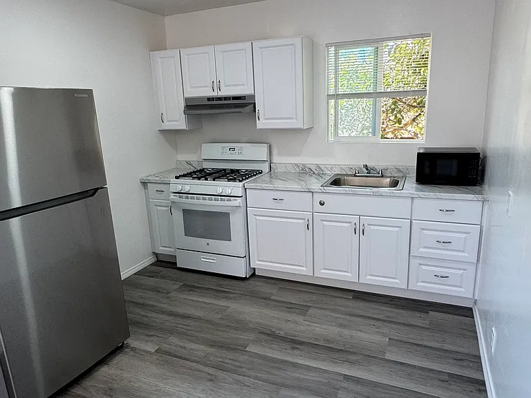 615 Jefferson Ave #A — Photo 8