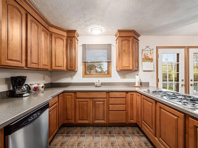 5657 Andrea Ln — Photo 3