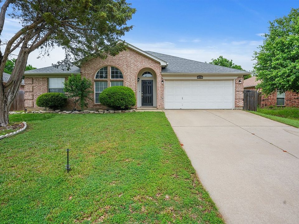 1st image of 820 Yellowstone Dr