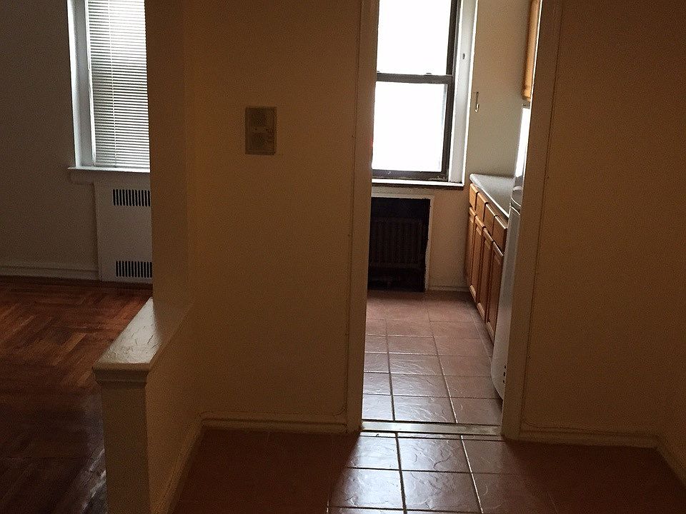 1st image of 4129 41st St APT 1A