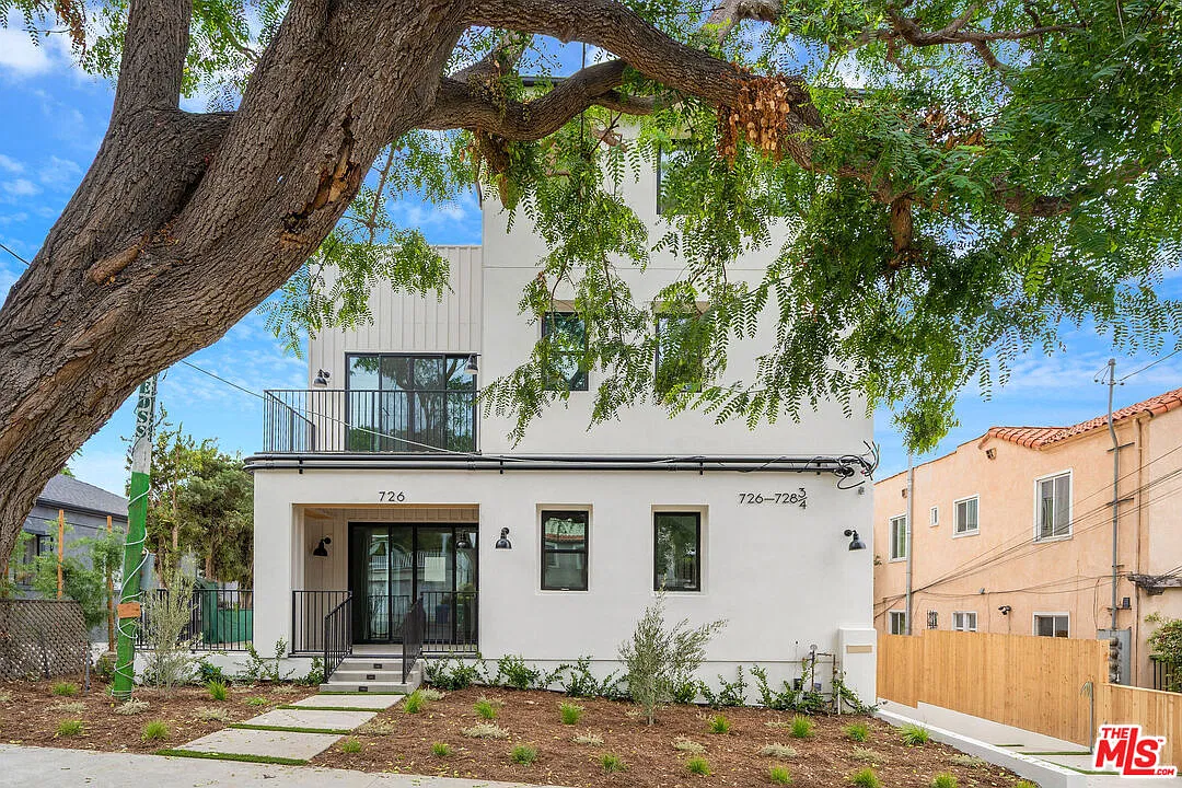 1 bed, 1.0 bath, 366 sqft, $2,250 — Photo 1