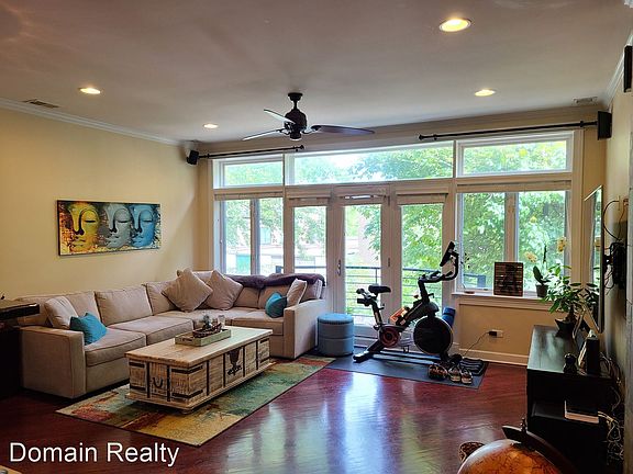 3rd image of 2451 W Cortland St #2