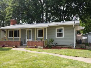 728 Highview Dr, Clinton, IA 52732