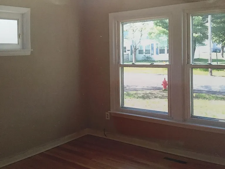 17 Moore Ave — Photo 6
