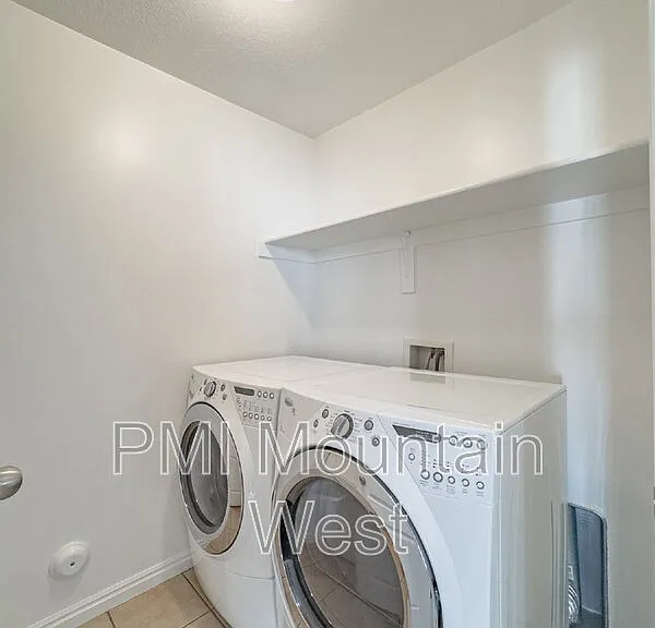 948 Chelsea Ln — Photo 14